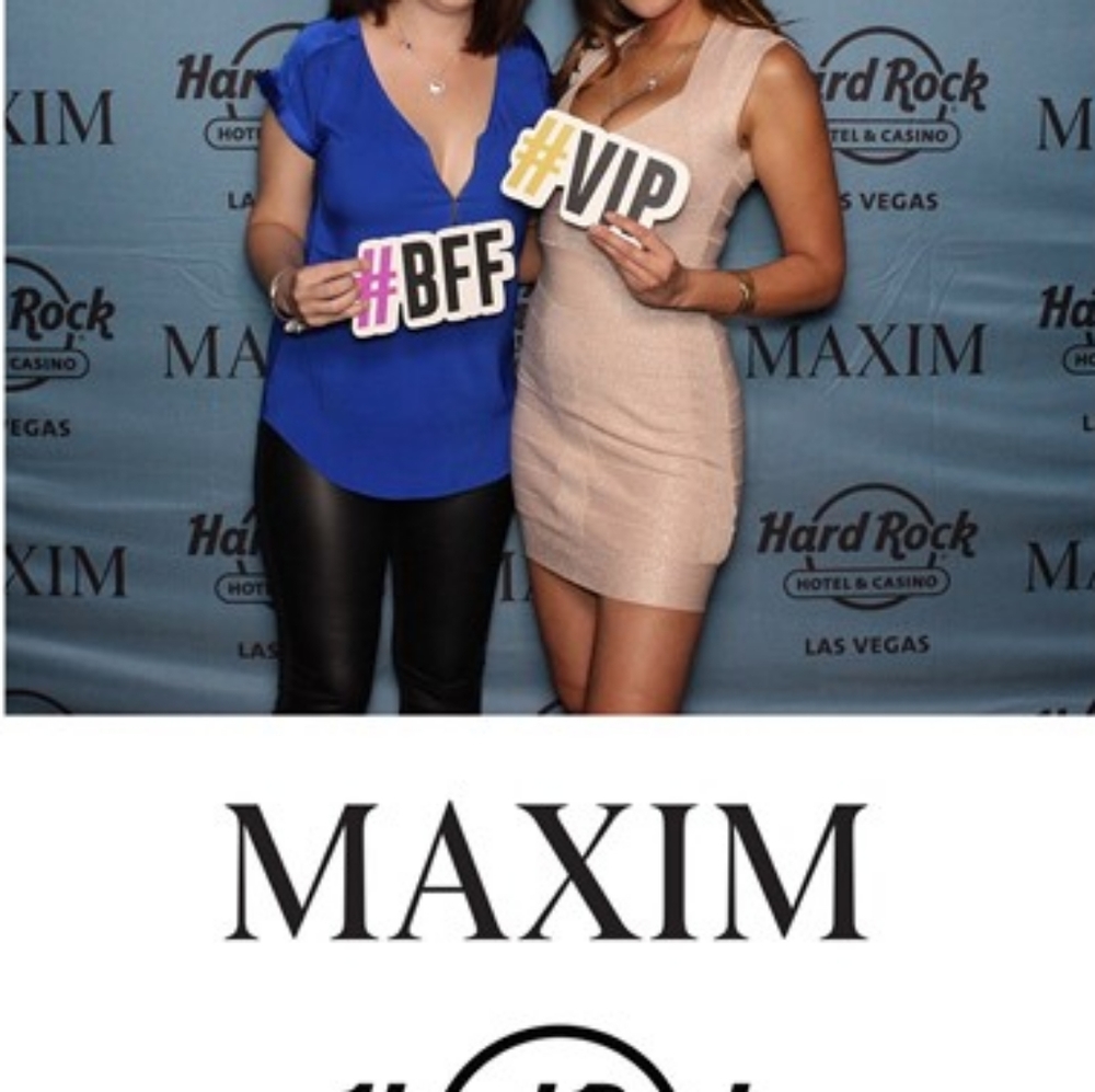 🤑4 for $60💞 Bodycon bandage dress nude/blush with gold